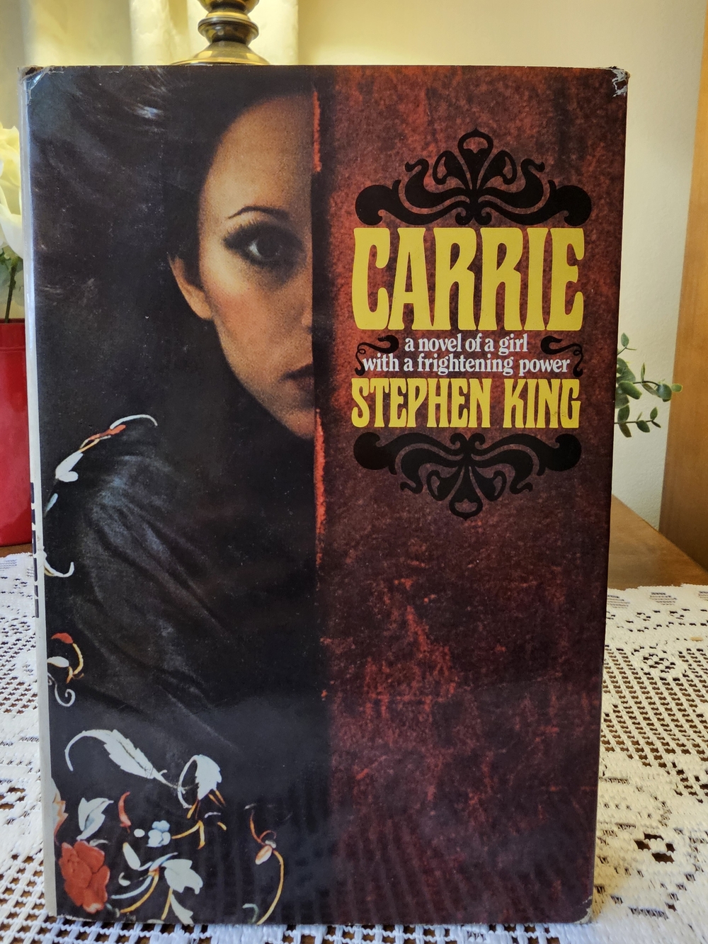 Carrie by Stephen King Hardcover Book - Red/Brown Cover